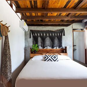 Zimmer mit Kingsize-Bett